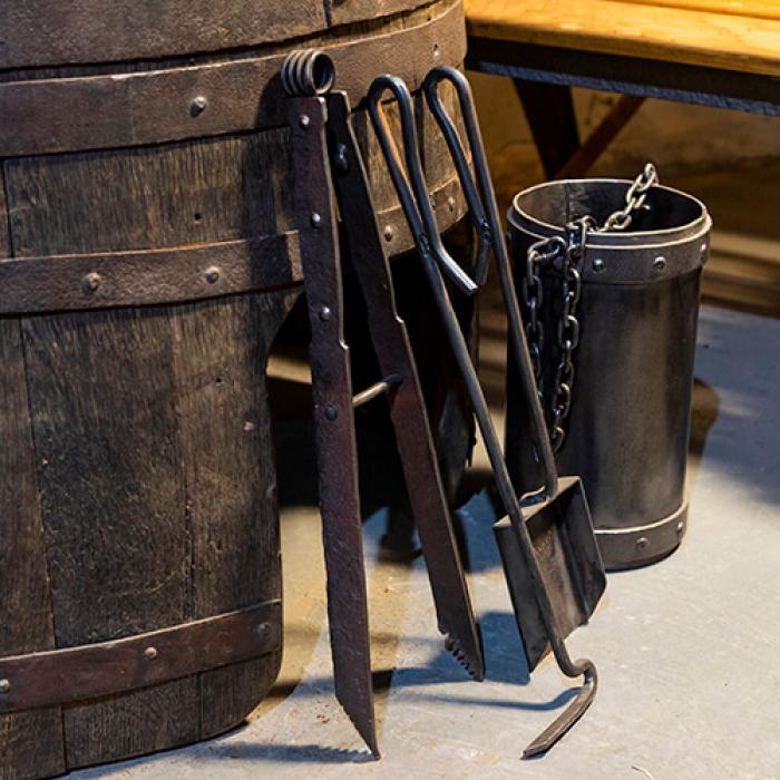 Набір інструментів для каміна