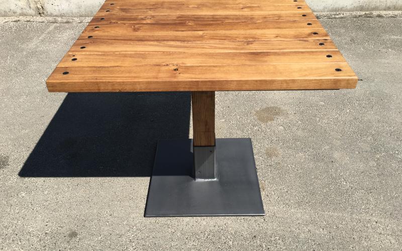BAFFLE TABLE