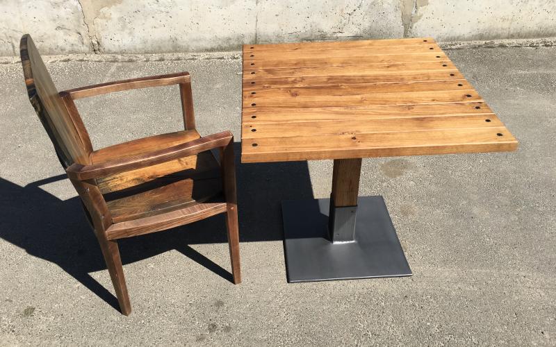 BAFFLE TABLE