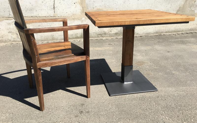 BAFFLE TABLE