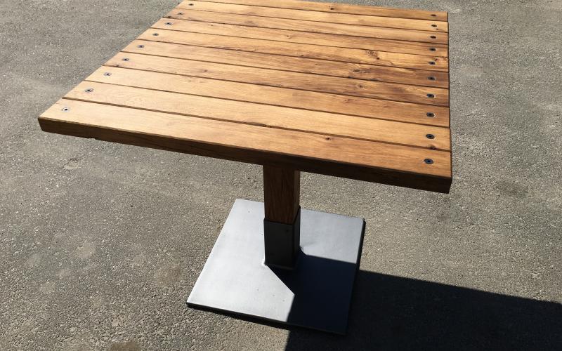 BAFFLE TABLE